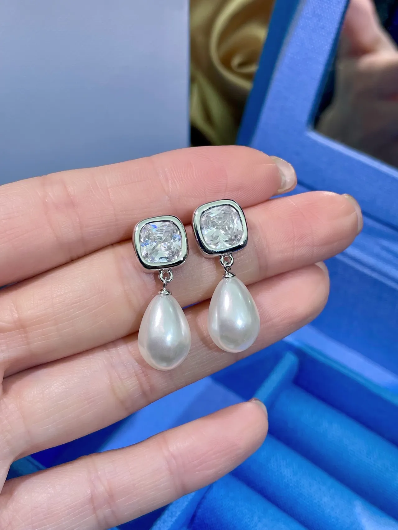 HEFANG Square Crystal and Teardrop Pearl Drop Earrings 7