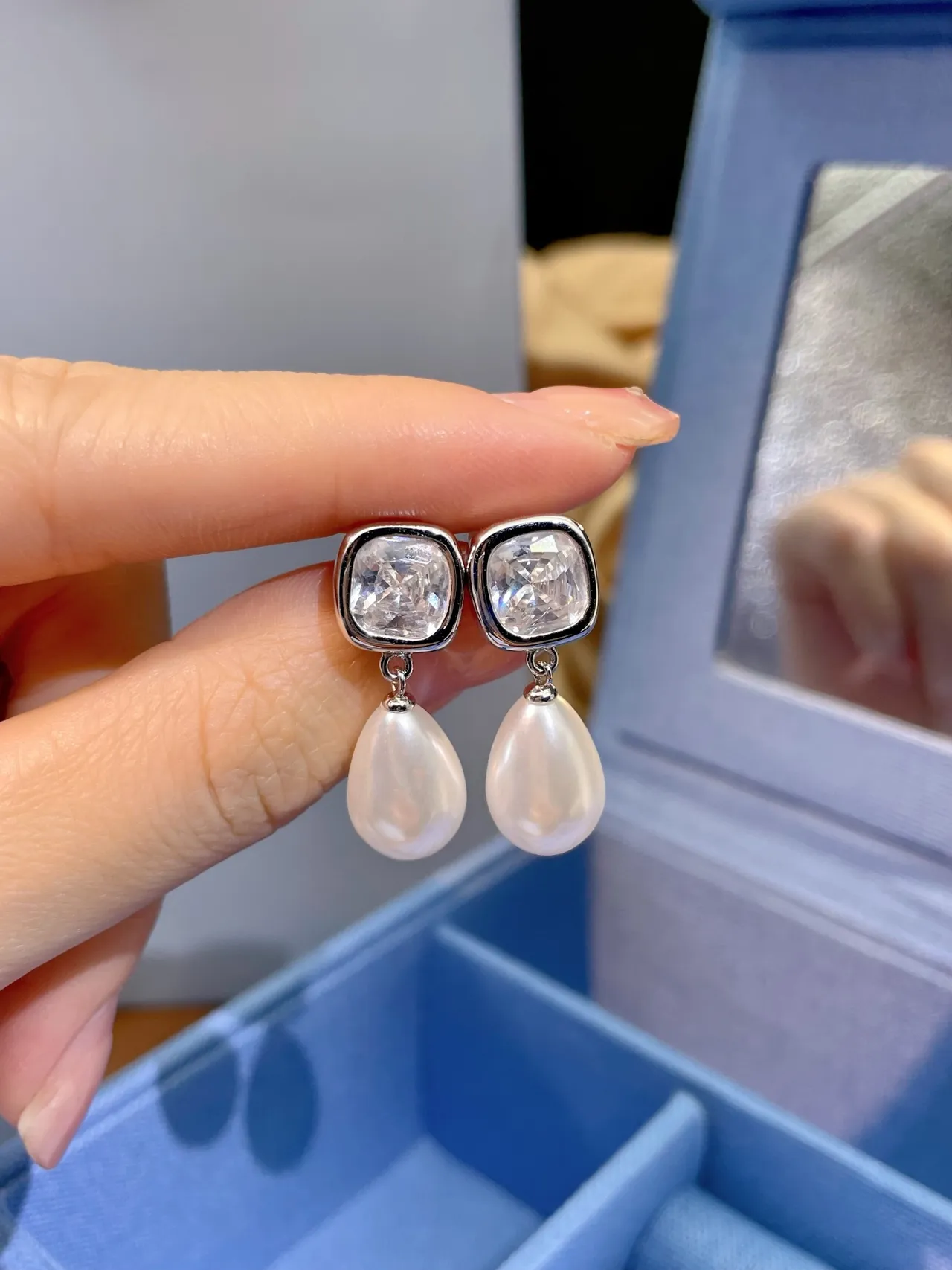 HEFANG Square Crystal and Teardrop Pearl Drop Earrings 8