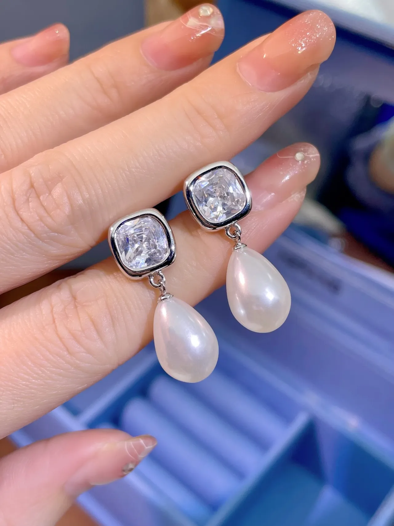 HEFANG Square Crystal and Teardrop Pearl Drop Earrings 9