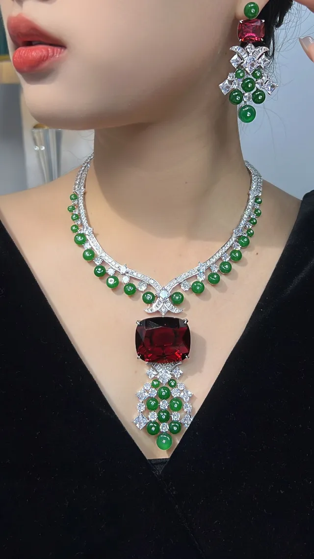 High-Jewelry Green Jade and Red Gemstone Pavé Necklace 5