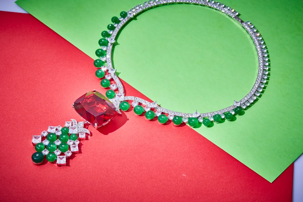 High-Jewelry Green Jade and Red Gemstone Pavé Necklace 6