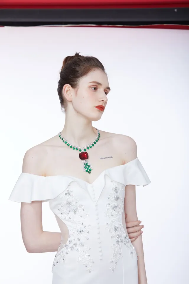 High-Jewelry Green Jade and Red Gemstone Pavé Necklace 7