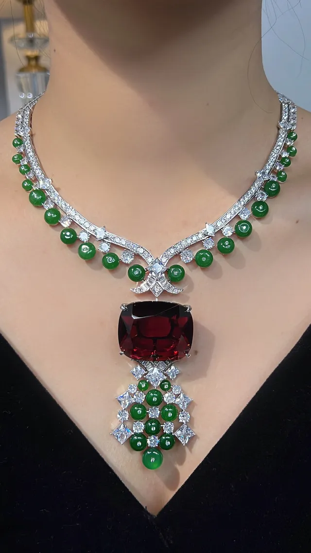 High-Jewelry Green Jade and Red Gemstone Pavé Necklace 8