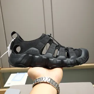 KEEN Noir sandales casual multi-bandes complètes