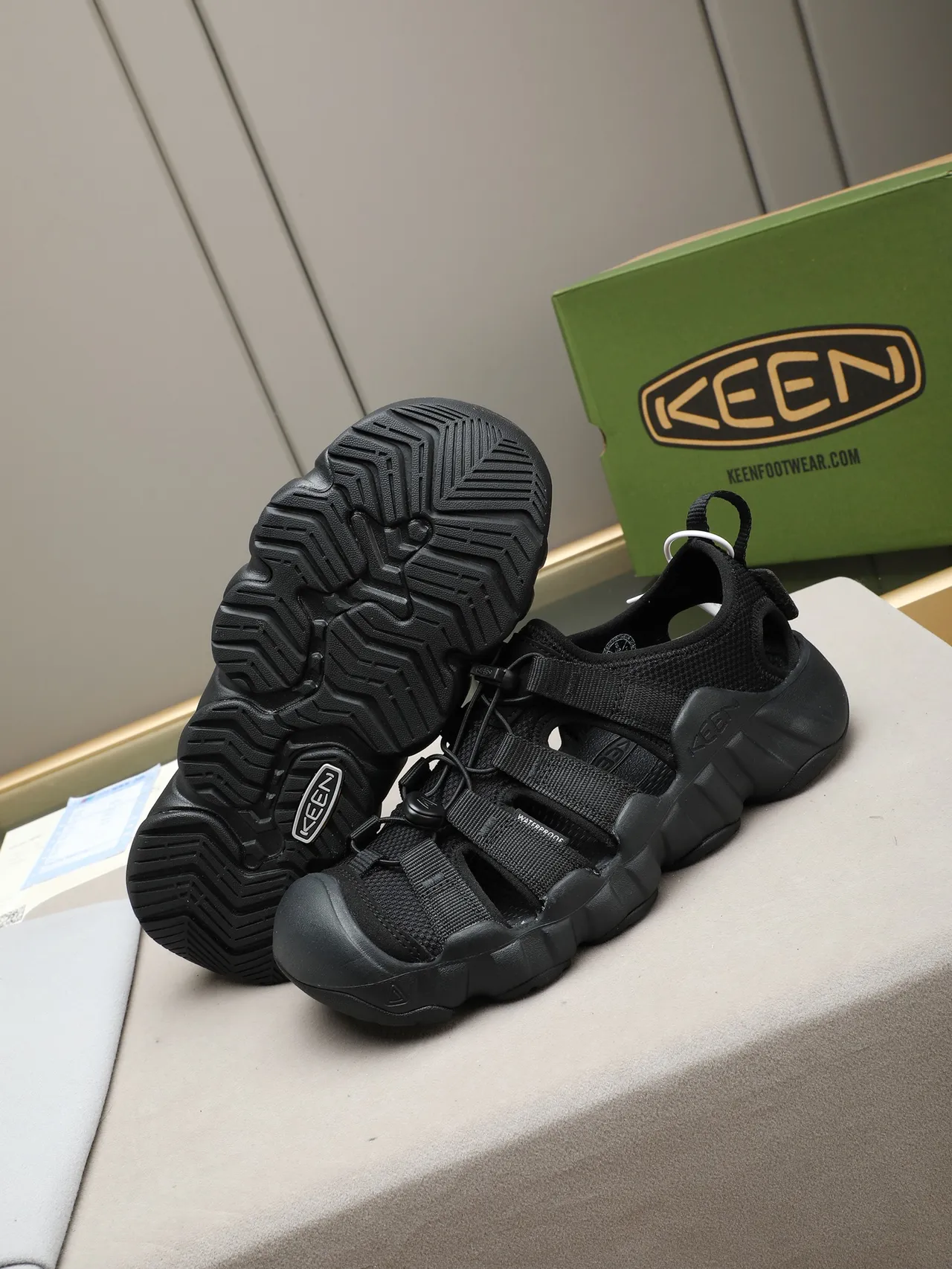 KEEN Black Fully Multi-Strap Casual Sandals 4