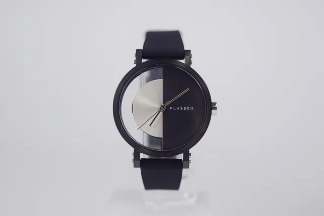 KLASSE14 Minimalist Two-Tone Black and Silver Quartz Watch 2