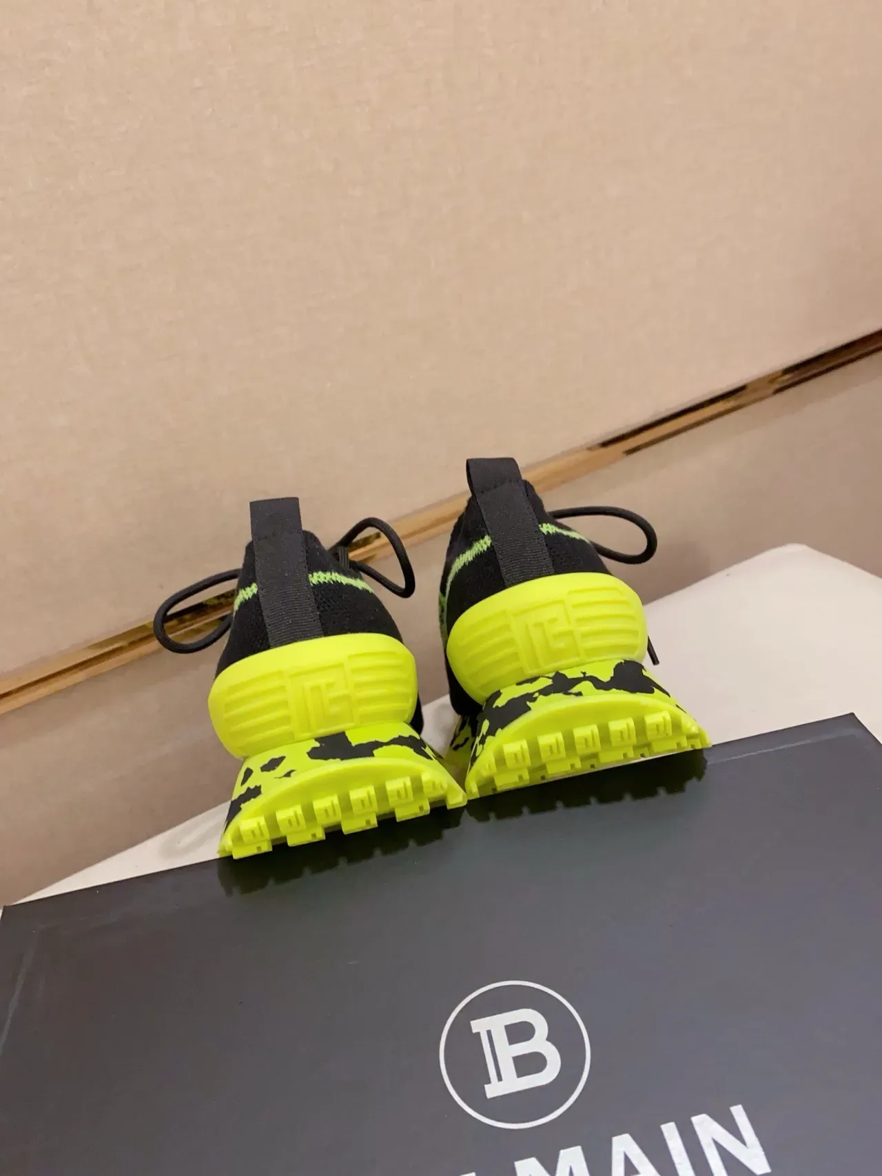 Knit Upper Neon Green Black Camo Pattern Sneaker 3