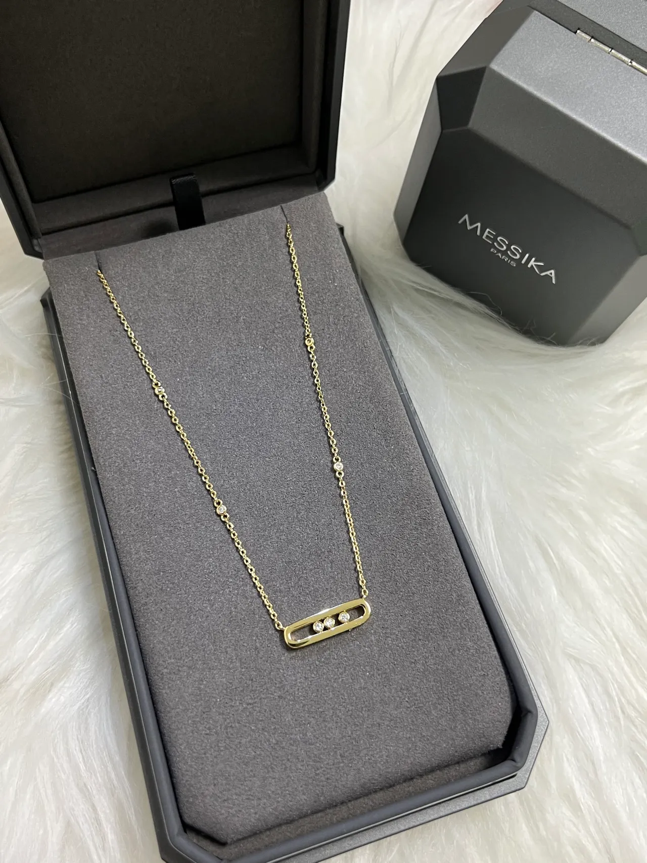 Messika Move Classic Sliding Diamond Bar Necklace 3