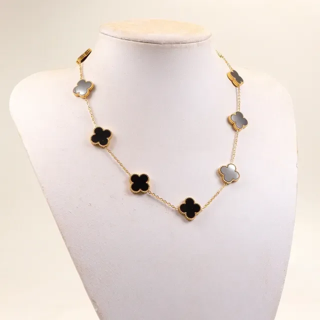 Multicolor Gold Chain Clover-Shaped Pendant Necklace 5