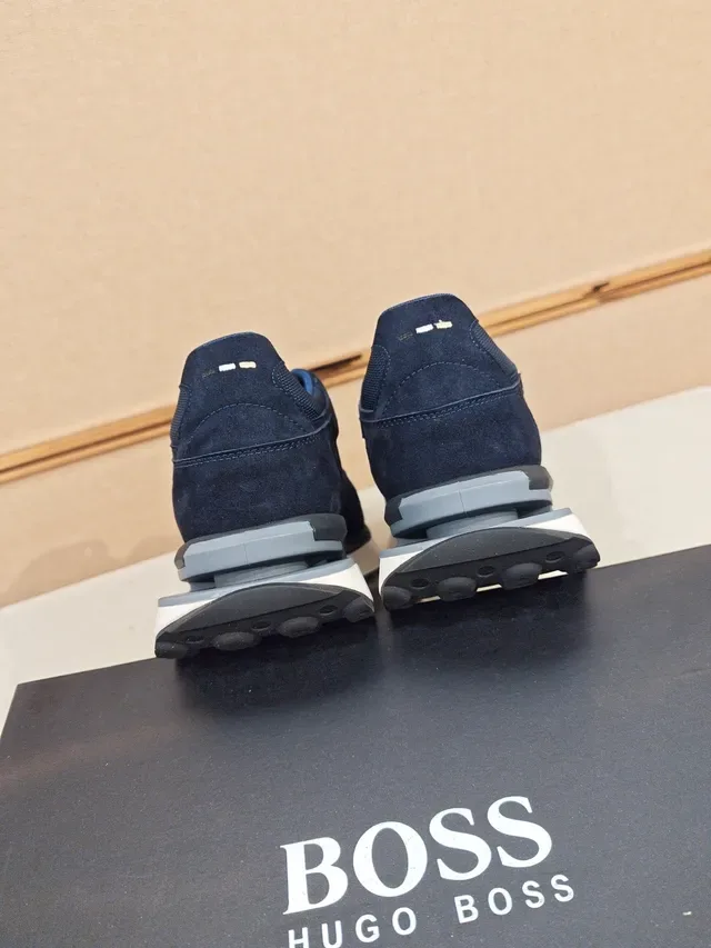 Navy Suede-Mesh Low-Top Lifestyle Sneaker 3