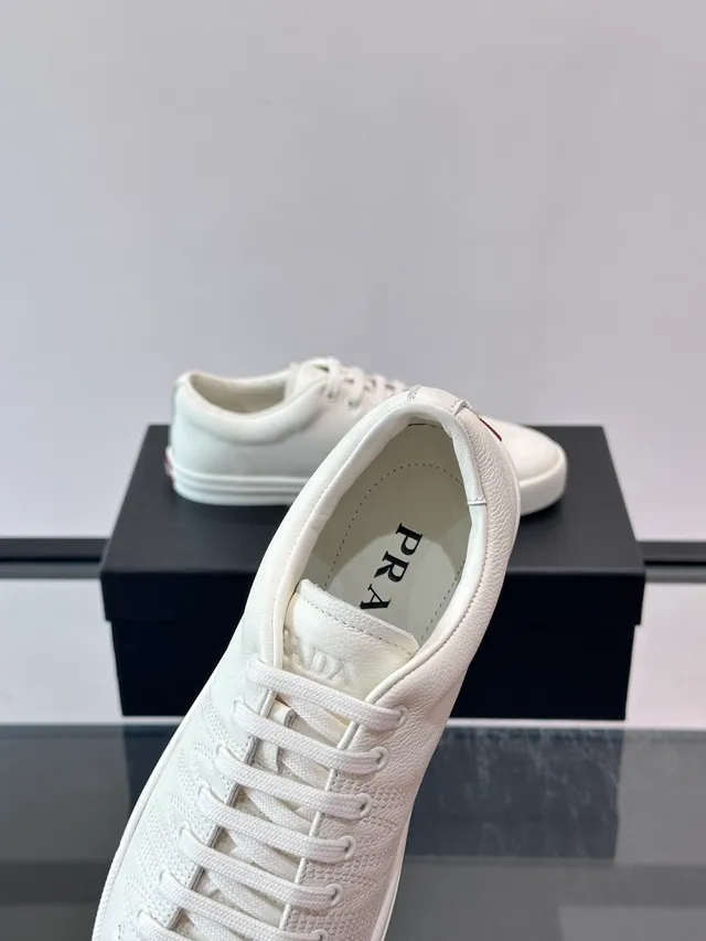 Off-White Leather-Textured Low-Top Sneakers 3