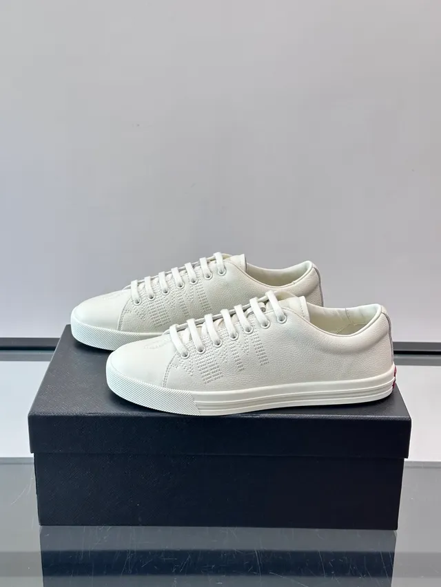 Off-White Leather-Textured Low-Top Sneakers 5