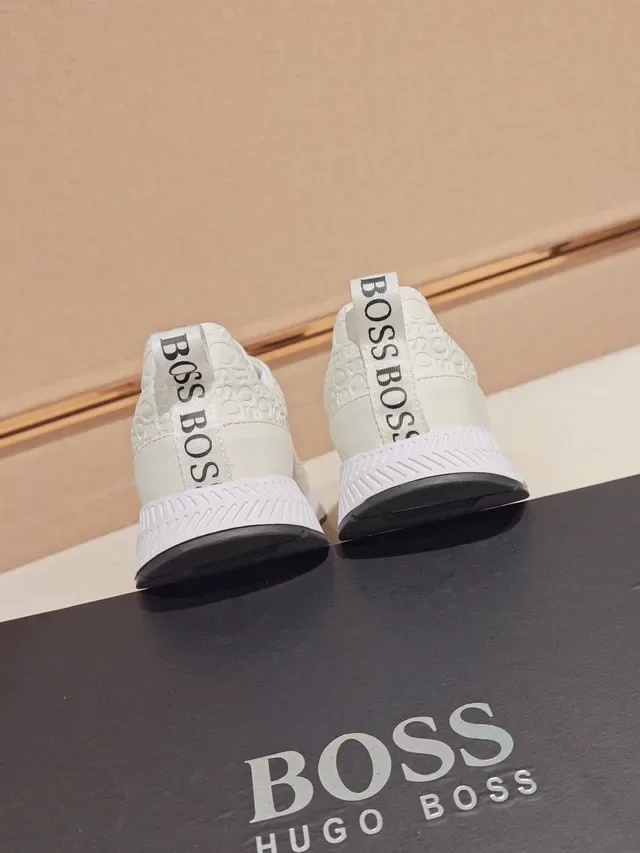 Off-White Slip-On Embossed Upper Lifestyle Sneaker 3
