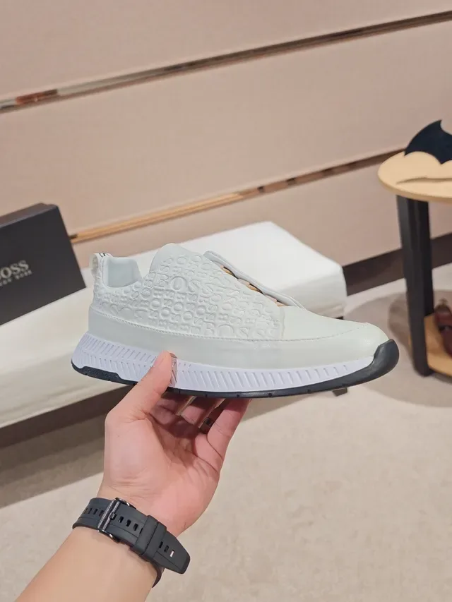 Off-White Slip-On Embossed Upper Lifestyle Sneaker 4