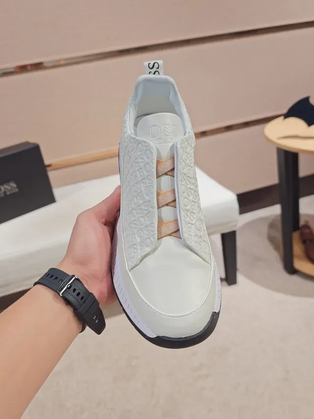Off-White Slip-On Embossed Upper Lifestyle Sneaker 5