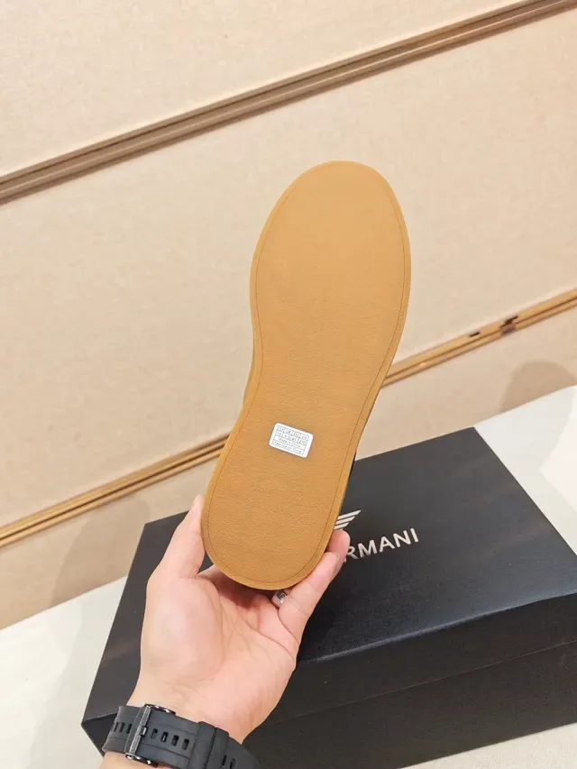 Off-White Textile and Leather Low-Top Gum Sole Sneaker 2