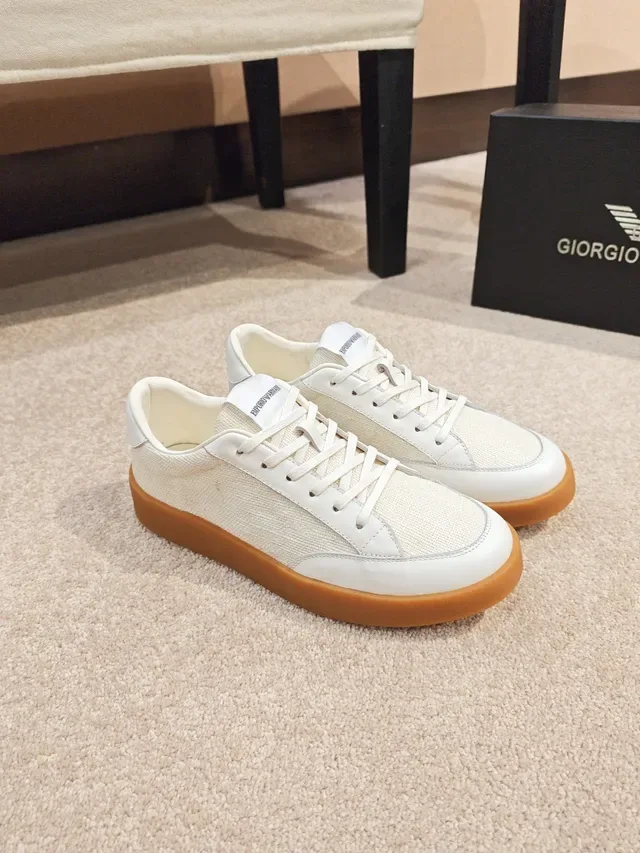 Off-White Textile and Leather Low-Top Gum Sole Sneaker 4