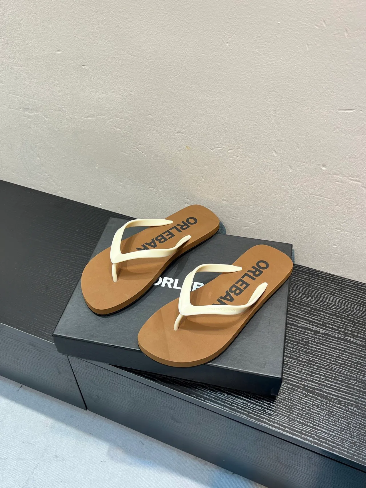 ORLEBAR Brown Beige Flat Sole Y-Strap Slippers 3