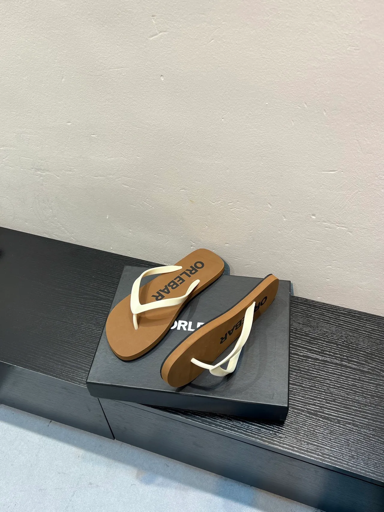 ORLEBAR Brown Beige Flat Sole Y-Strap Slippers 4