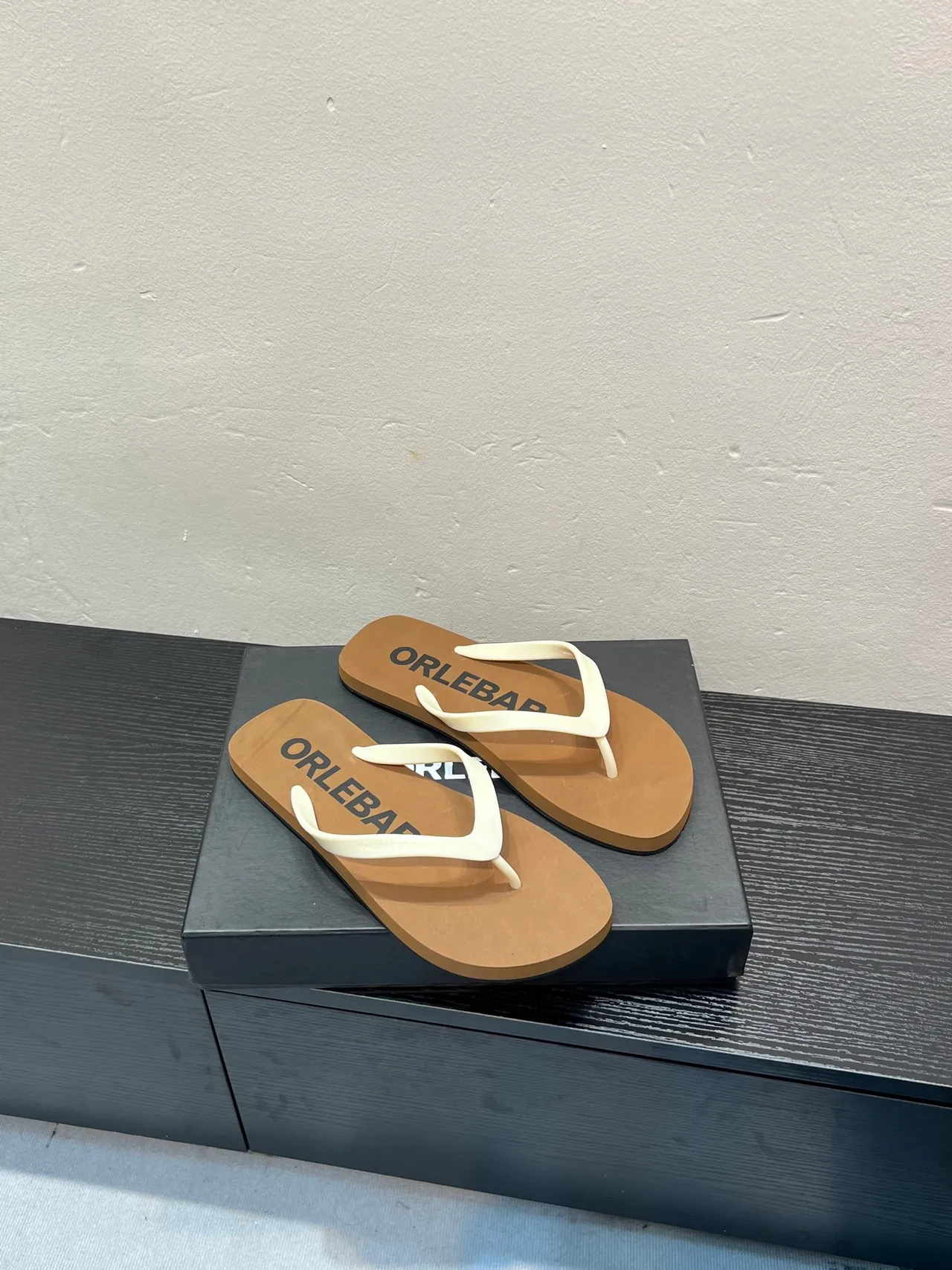 ORLEBAR Brown Beige Flat Sole Y-Strap Slippers 5