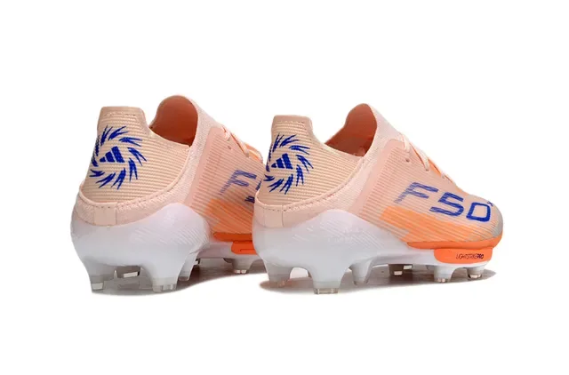 Chuteiras Peach and Orange com ajuste de meia para gramado firme 4