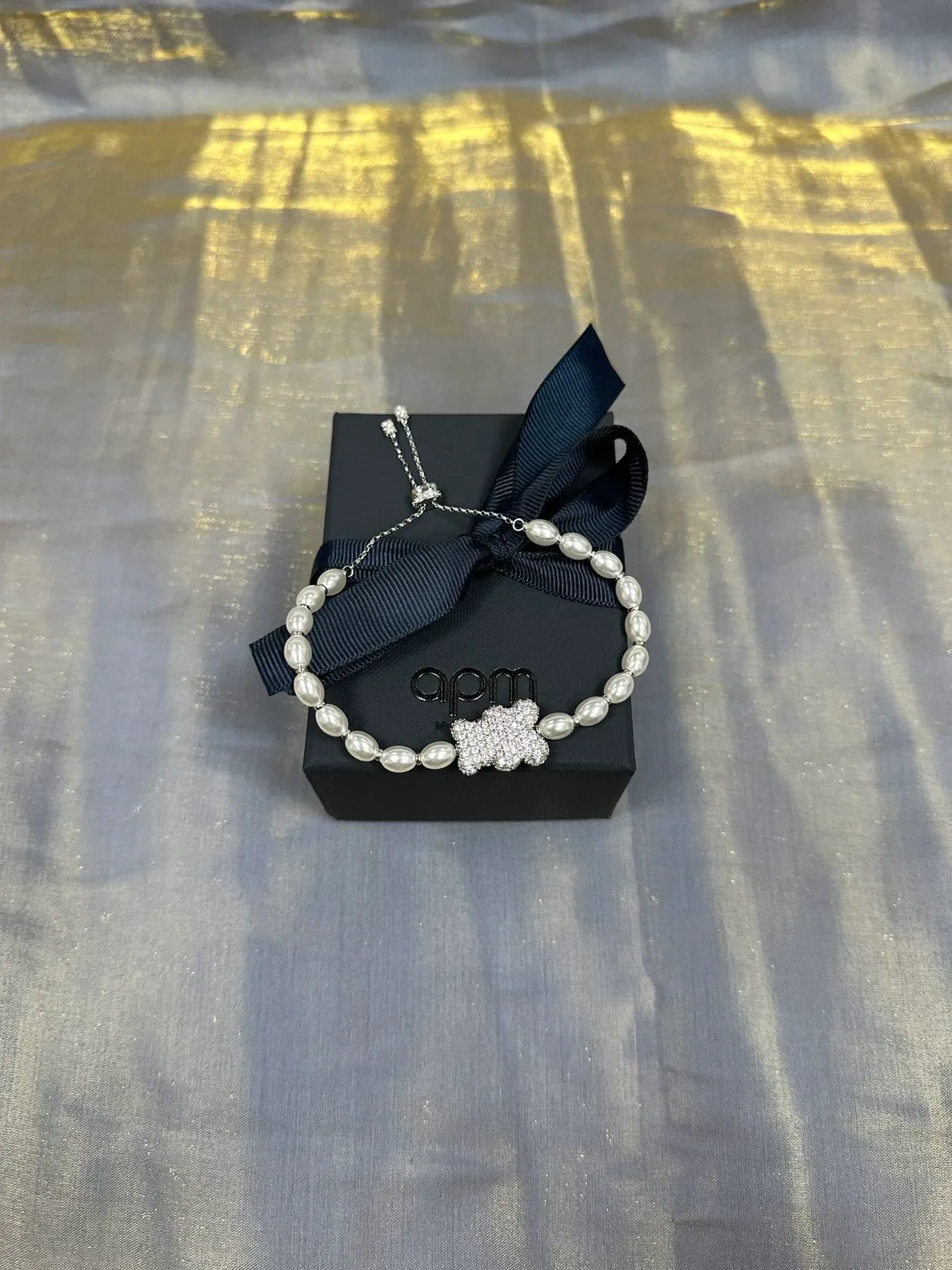 Pearl and Blue Pavé Crystal Motif Bracelet 5