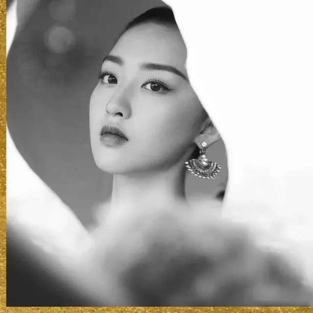 Piaget Fan-Shaped Multi-Gemstone Gradient Earrings 5