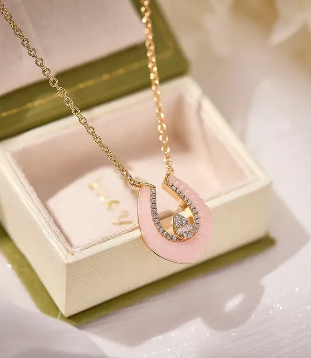 Pink Gold Horseshoe-Shaped Pendant Enamel Necklace 3