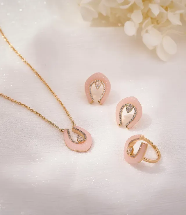 Pink Gold Horseshoe-Shaped Pendant Enamel Necklace 4