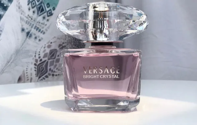 Pink Transparent Faceted Crystal-Cut Body Iridescent Gradient Perfume 2