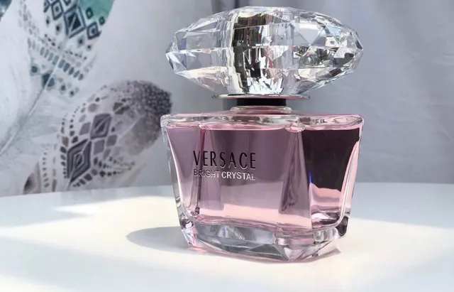 Pink Transparent Faceted Crystal-Cut Body Iridescent Gradient Perfume 4