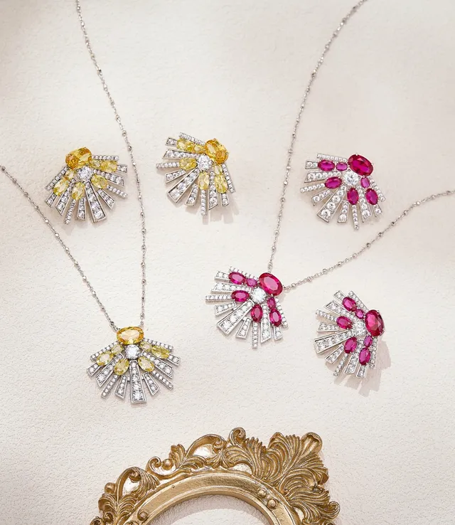 Broche de diamantes pavé com motivo radiado em forma de leque rosa e amarelo 5