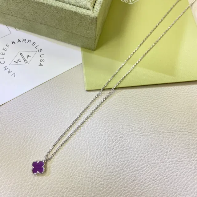 Purple Gold Clover-Shaped Pendant Beaded Bezel Edge Necklace 3