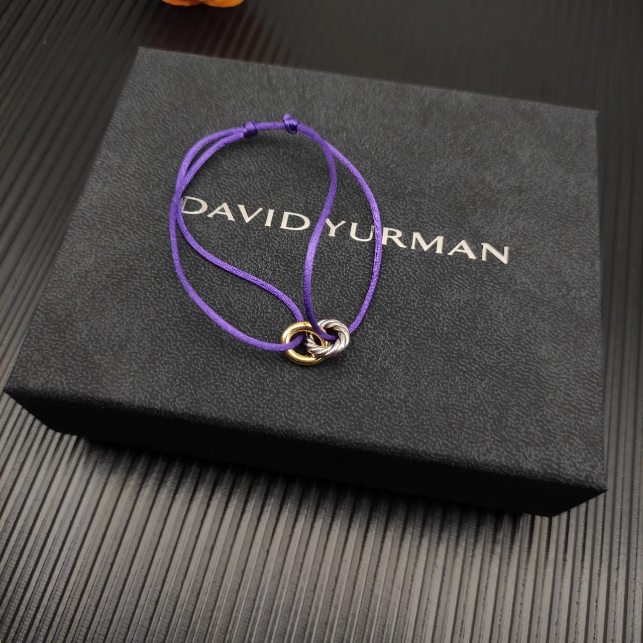 Bracelet en cordon à l'aspect de soie violet doré double teinte avec anneaux entrelacés 5