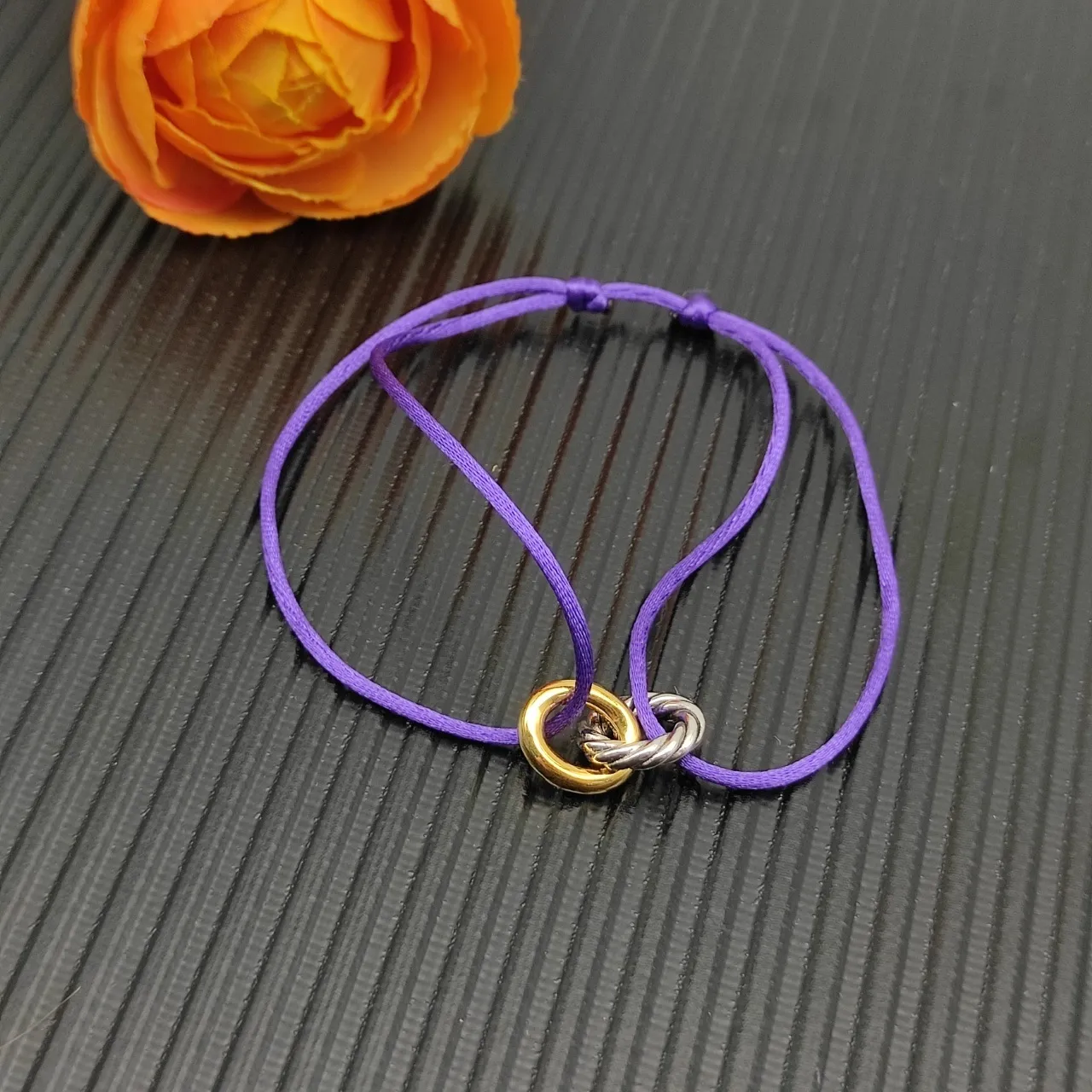 Bracelet en cordon à l'aspect de soie violet doré double teinte avec anneaux entrelacés 6