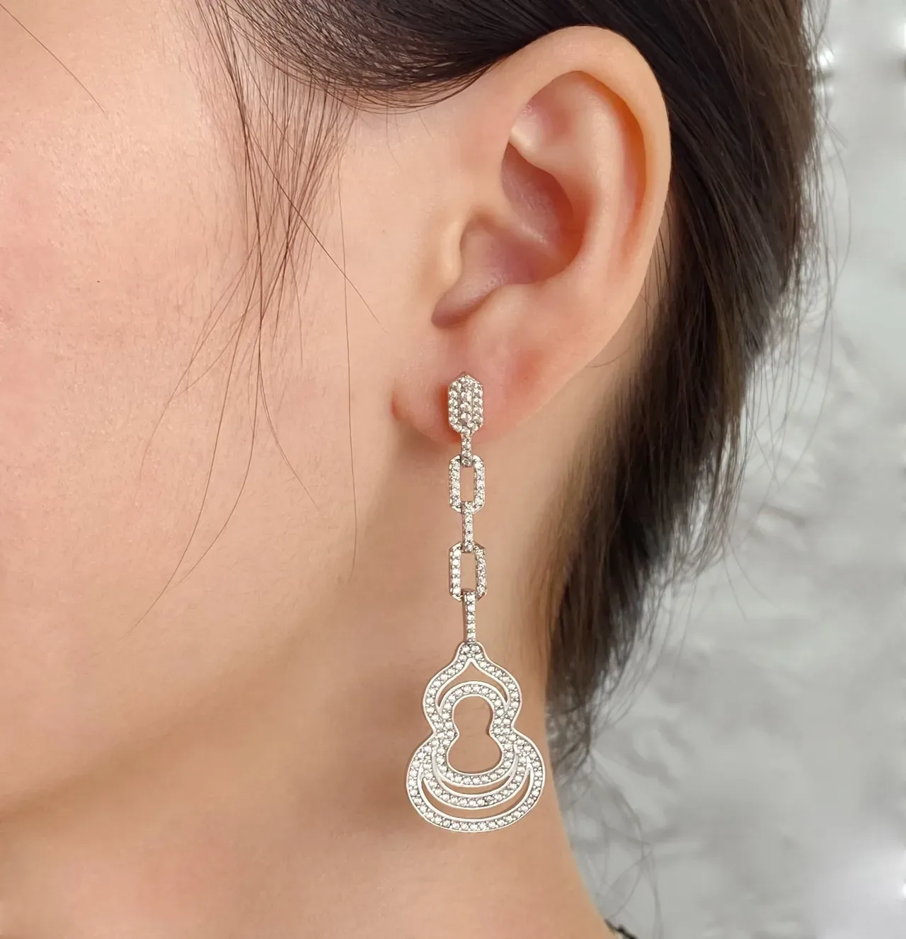 Qeelin Wulu Three-Ring Gourd Pavé Earrings 9