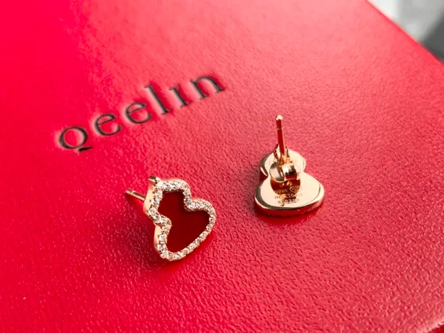 Red Gourd-Shaped Pavé Stone Earrings 7