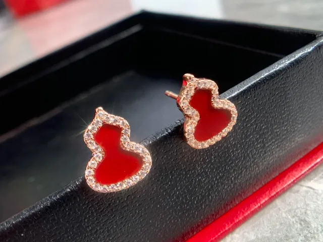 Red Gourd-Shaped Pavé Stone Earrings 8