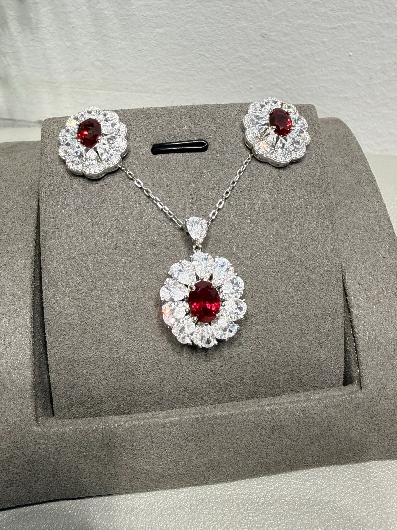 Red Silver Floral Halo Design Oval Central Stone Necklace 6