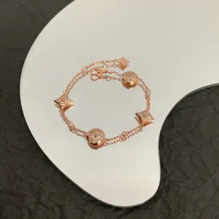 Pulsera de cadena con encanto floral y cuadrado Pavé en oro rosa