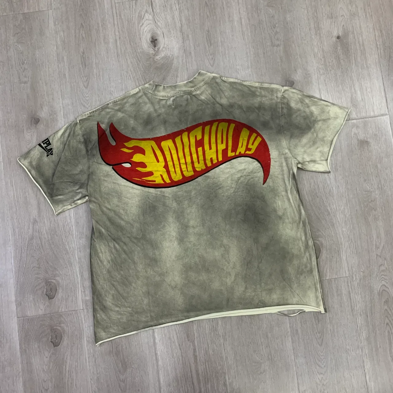 ROUGH Roughplay Madness Graphic Distressed Gray T-Shirt 5