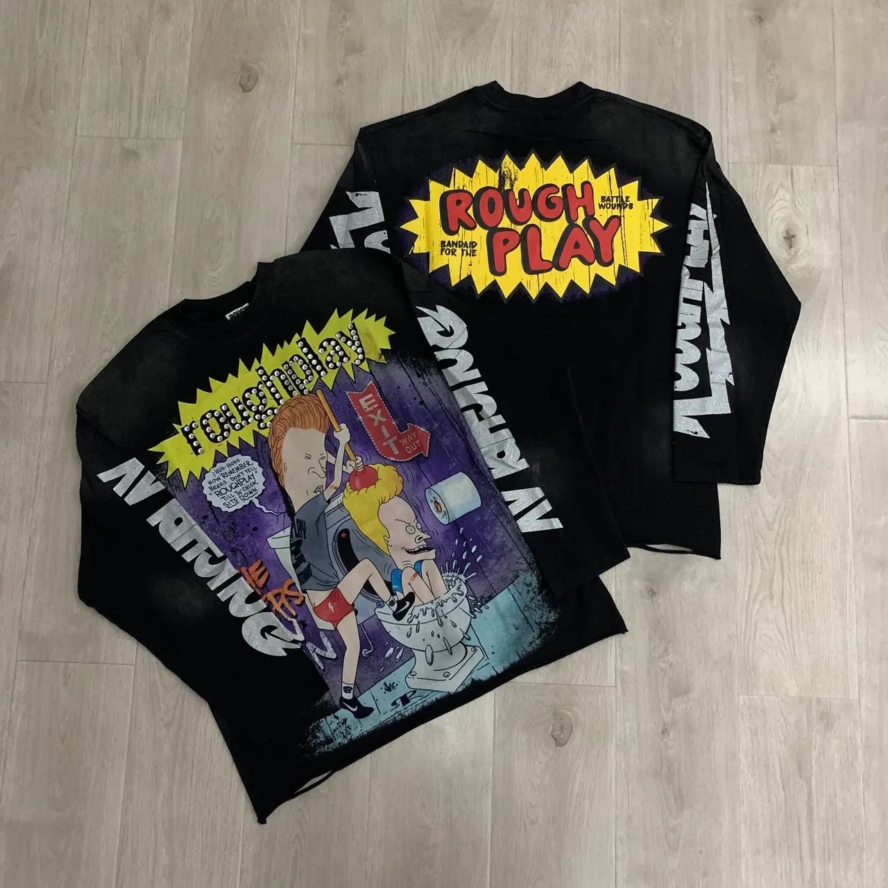 Roughplay Graphic Print Long-Sleeve T-Shirt 8