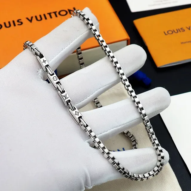 Silver Box Chain Metallic Necklace 7