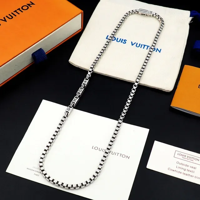Silver Box Chain Metallic Necklace 8
