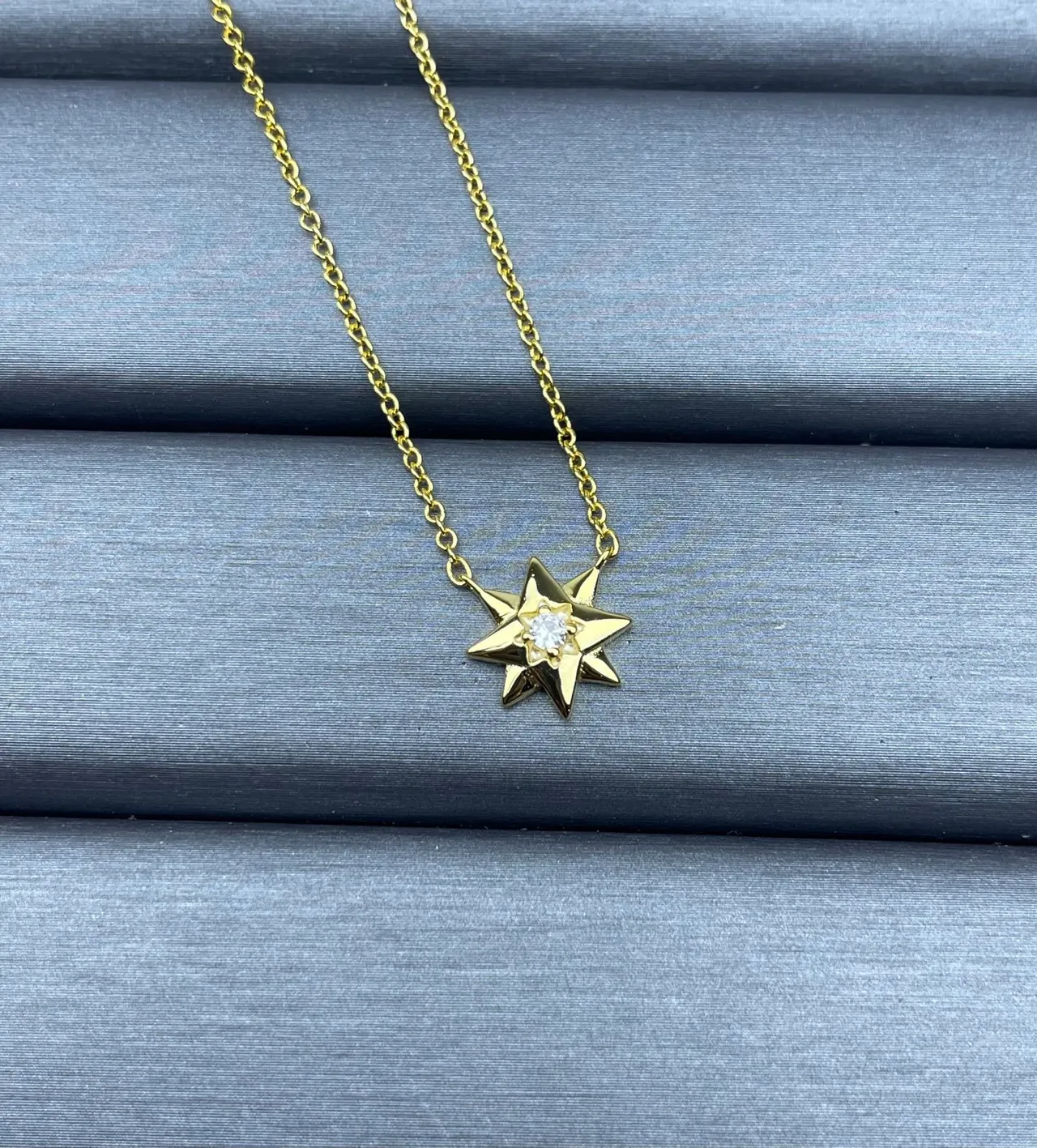 Silver Gold Star-Shaped Pendant Central Stone Setting Necklace 2
