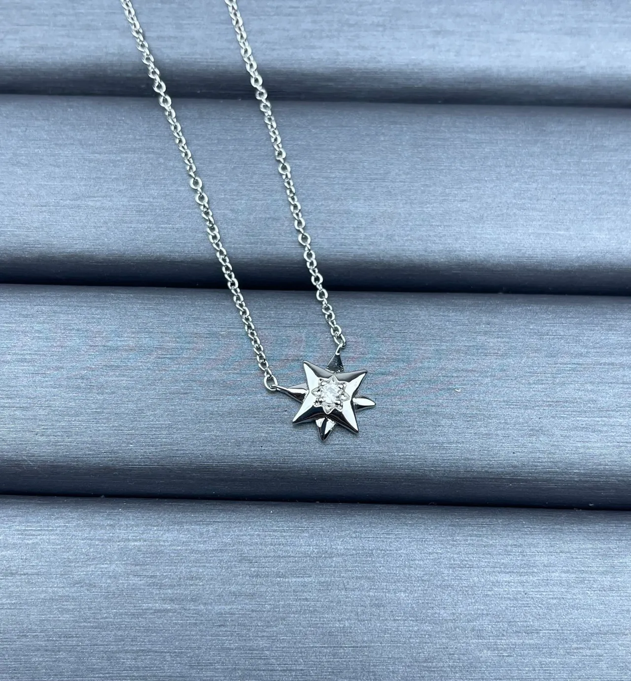 Silver Gold Star-Shaped Pendant Central Stone Setting Necklace 3