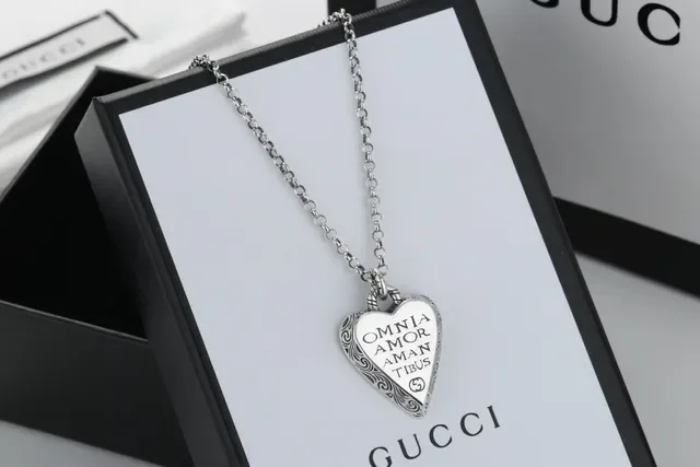Silver Heart-Shaped Pendant Engraved Latin Inscription Necklace 3