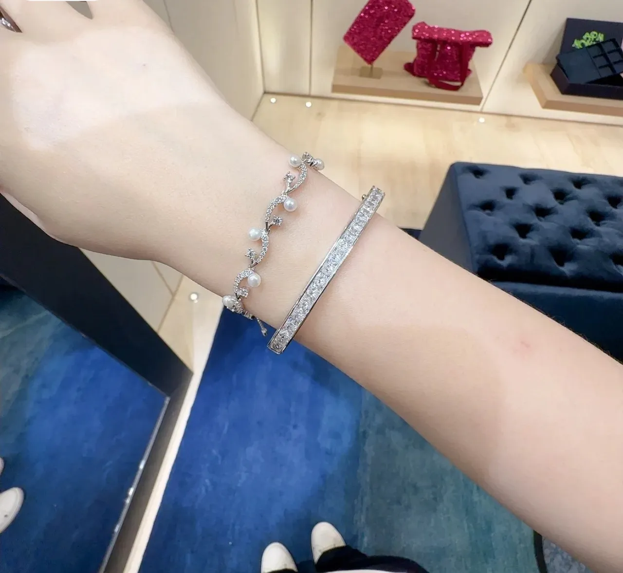 Silver Navy Pearl-and-Crystal Vine Filigree Bracelet 3
