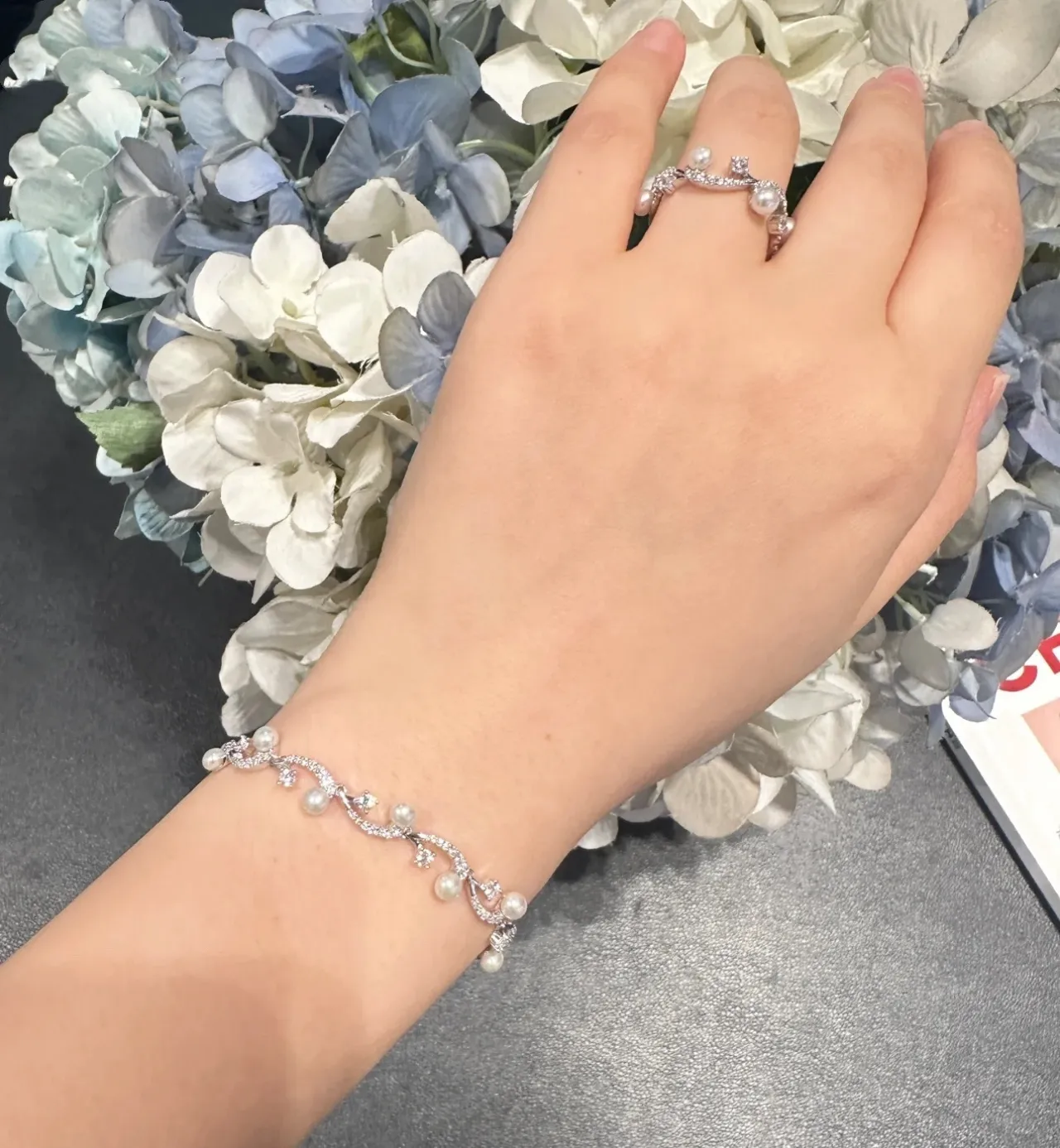 Silver Navy Pearl-and-Crystal Vine Filigree Bracelet 4