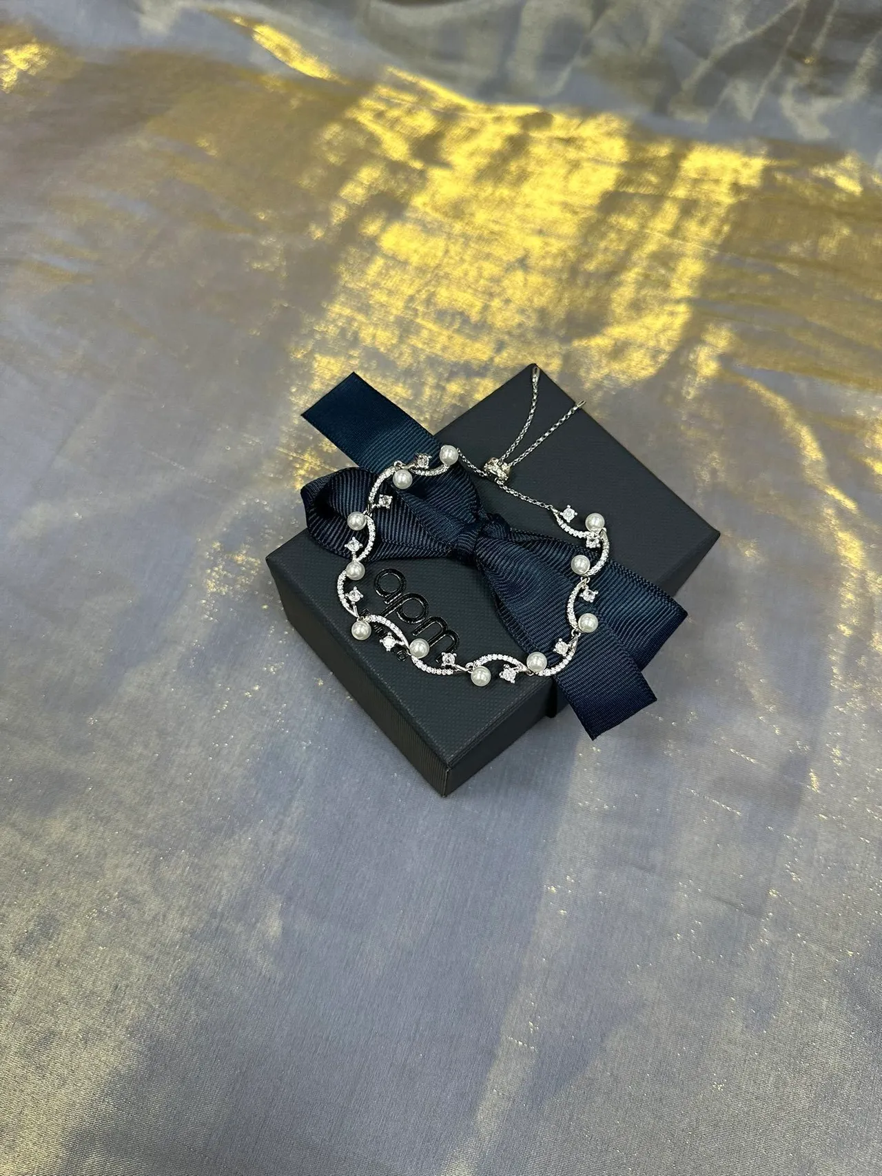 Silver Navy Pearl-and-Crystal Vine Filigree Bracelet 7